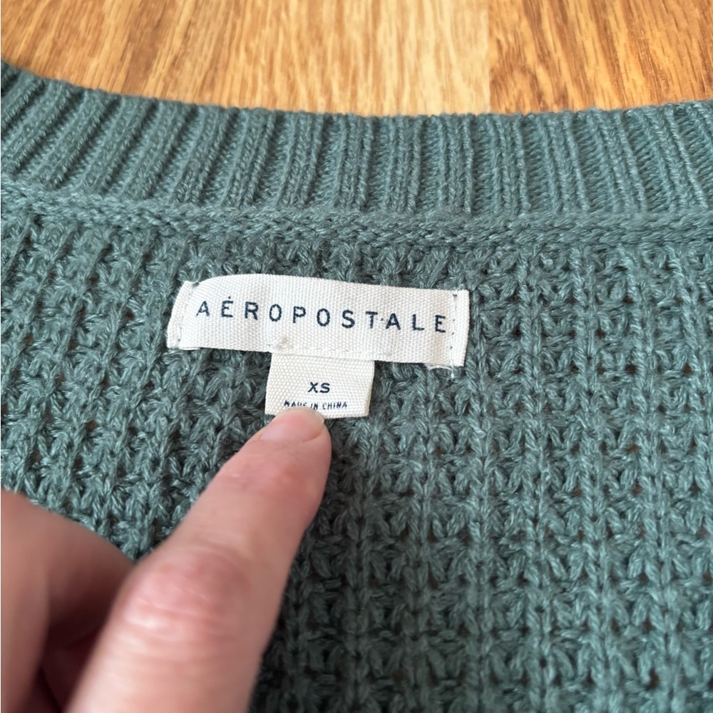 Aeropostale Solid Cropped Teal V-Neck Sweater for Women size XS - Picture 4 of 4
